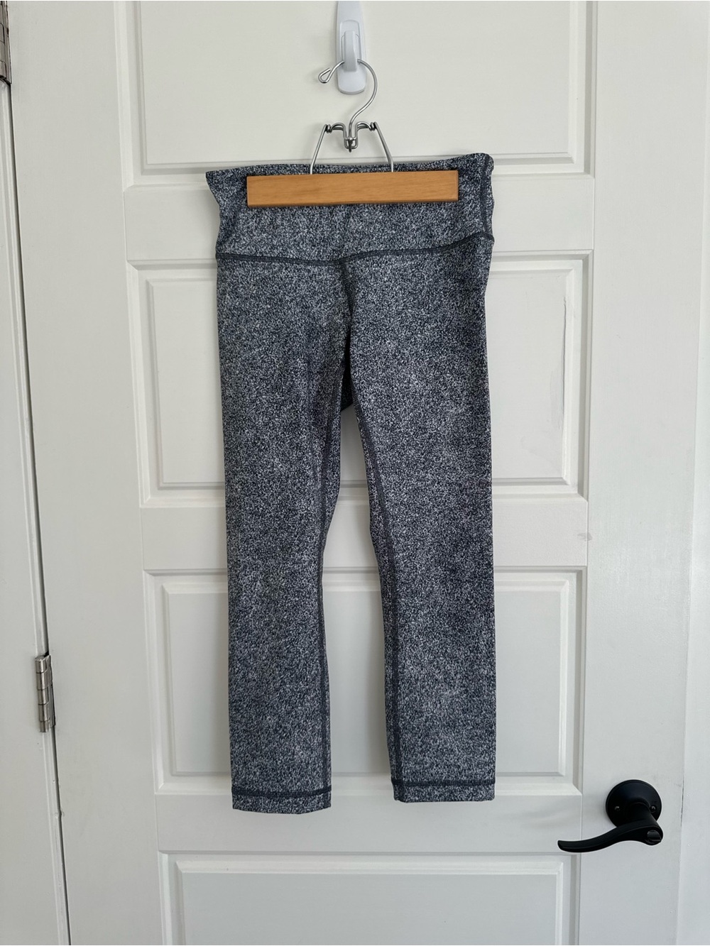 lululemon athletica cropped leggings